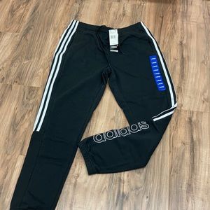 Adidas 3 stripe jogger. NWT
